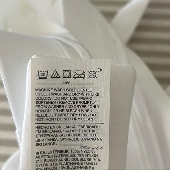 NWT, Athleta Women’s Invincible Lightweight Sports Bra in Bright White, Size 36D - Picture 12 of 12